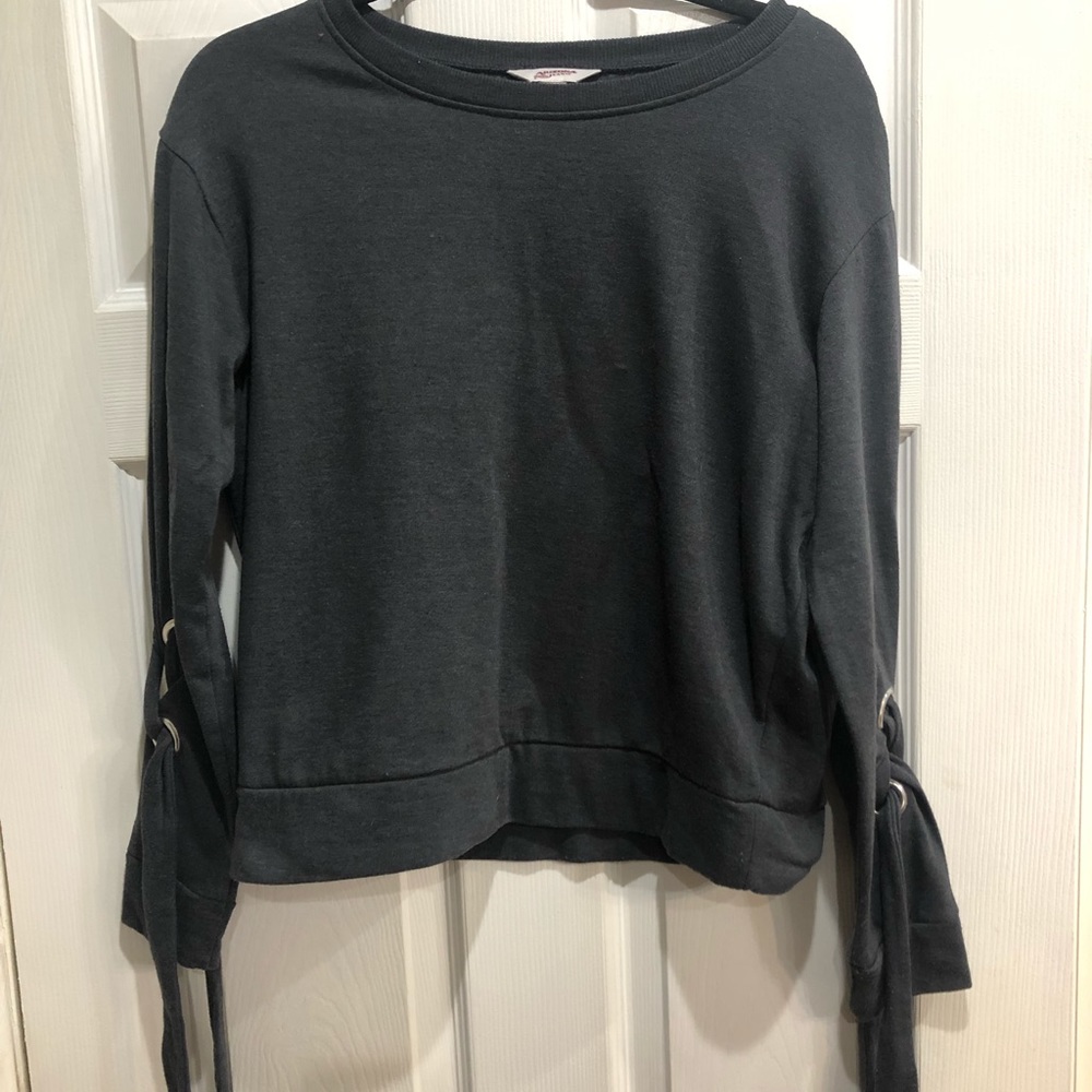 Arizona Jeans laced sleeved sweatshirt size M